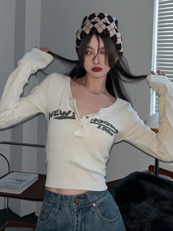 FlexElevate Retro Graffiti Print Long Sleeve Crop Top