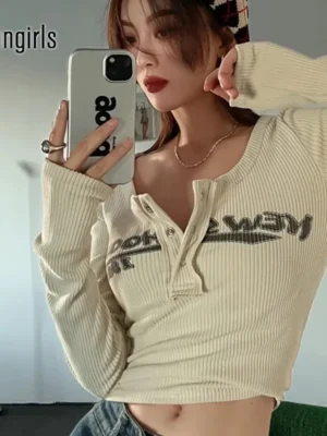 FlexElevate Retro Graffiti Print Long Sleeve Crop Top