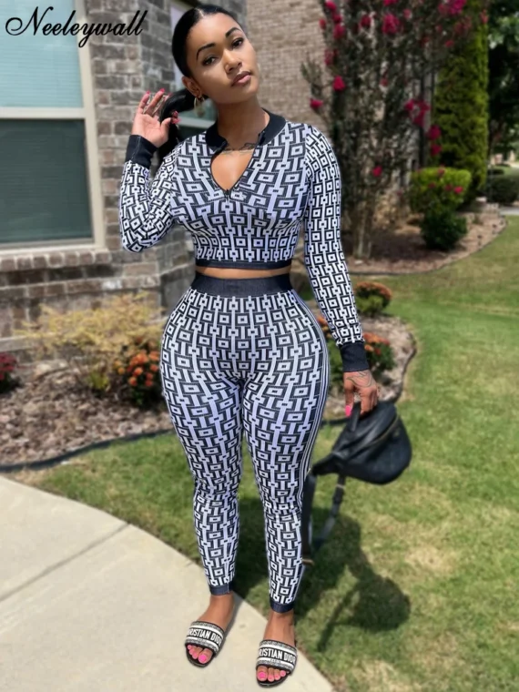 Flexelevate Fashion Geometric Print Zipper Up Crop Top And Matching Legging Suits Set
