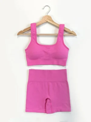 Women-Seamless-Ribbed-Yoga-Outfits-2-Piece-Set-Workout-Gym-Shorts-And-Crop-Top-Bra-Fitness-1